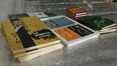 Мистецтво в укритті: в Черкасах поезією та музикою збирали кошти на ЗСУ