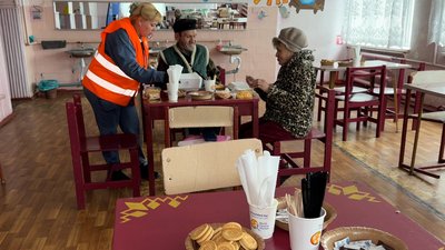 Ледь не вбило — тоді виїхали. Як незрячий чоловік із дружиною евакуювалися з Добропілля Ледь не вбило — тоді виїхали. Як незрячий чоловік із дружиною евакуювалися з Добропілля