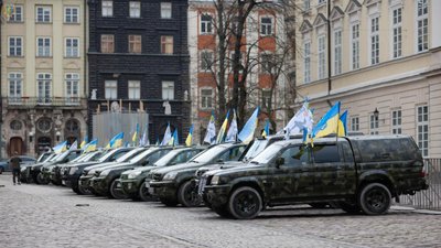 На Львівщину прибуло близько 30 позашляховиків, які поїдуть на передову