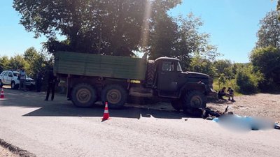 На Франківщині внаслідок аварії загинули двоє 18-річних хлопців На Франківщині внаслідок аварії загинули двоє 18-річних хлопців
