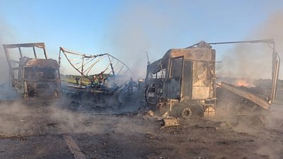 На Житомирщині зіткнулися дві вантажівки і мікроавтобус: є загиблі і травмовані