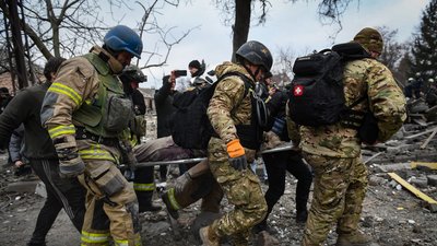 Наслідки масованого ракетного обстрілу Запоріжжя. Восьмеро людей загинули та 13 поранені Наслідки масованого ракетного обстрілу Запоріжжя. Восьмеро людей загинули та 13 поранені