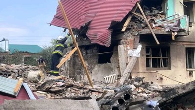 На Харківщині з-під завалів будинку дістали жінку, яка загинула тиждень тому
