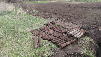 На Дніпропетровщині знищили понад 70 застарілих боєприпасів, знайдених мешканцем села на городі На Дніпропетровщині знищили понад 70 застарілих боєприпасів, знайдених мешканцем села на городі