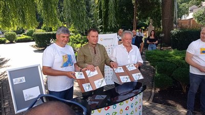 У Сумах погасили нову марку "Вільні. Незламні. Непереможні" У Сумах погасили нову марку "Вільні. Незламні. Непереможні"