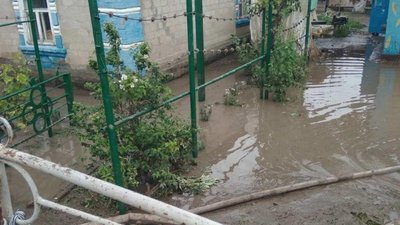 В Токмаку Запорізької області після злив підтопило будинки