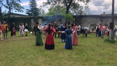 Лицарський турнір провели під час фестивалю "Dovhe Castrum Fest" на Закарпатті Лицарський турнір провели під час фестивалю "Dovhe Castrum Fest" на Закарпатті