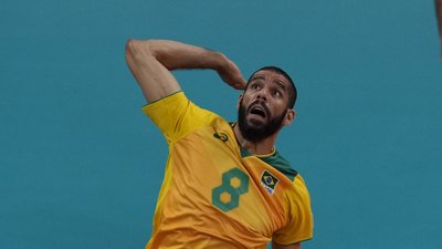 Чемпіона Олімпіади з волейболу відсторонили на рік у Бразилії. Він зробив опитування про постріл в обличчя президента