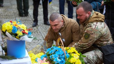 У Микитинцях поблизу Франківська відкрили пам'ятну дошку загиблому воїну Роману Сметані У Микитинцях поблизу Франківська відкрили пам'ятну дошку загиблому воїну Роману Сметані