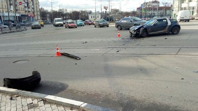 Велосипедист і 5 автівок: ДТП у центрі Харкова Велосипедист і 5 автівок: ДТП у центрі Харкова