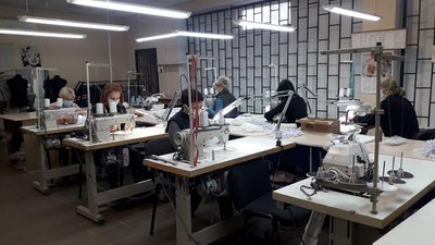 Кропивницьке підприємство з пошиття одягу почало виготовляти захисні маски