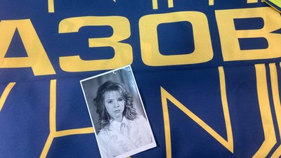 «Написано чотири позивних», - полтавка Ірина Шматко про рідних, які захищали Маріуполь «Написано чотири позивних», - полтавка Ірина Шматко про рідних, які захищали Маріуполь