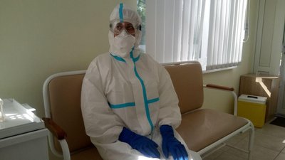 "Перше, що зроблю, коли вернусь додому, відісплюсь". Лікарка, яка лікує COVID