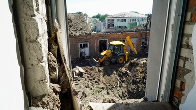 Росіяни вночі 16 червня двічі вдарили по Пісочину під Харковом: фото наслідків Росіяни вночі 16 червня двічі вдарили по Пісочину під Харковом: фото наслідків