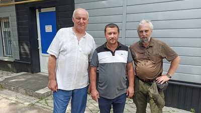Тур містами Європи організували житомирські артисти, щоб зібрати гроші для Збройних сил України Тур містами Європи організували житомирські артисти, щоб зібрати гроші для Збройних сил України