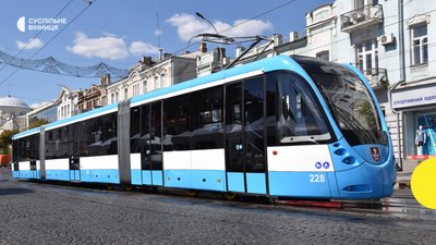У Вінниці 16-річна дівчина потрапила під трамвай