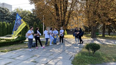 "Потрібен розголос": рідні військовополонених влаштували пішу ходу з Кременчука до Києва "Потрібен розголос": рідні військовополонених влаштували пішу ходу з Кременчука до Києва