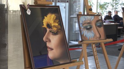"Розквітла краса": у Вінниці відкрили виставку до всесвітнього дня боротьби з глаукомою