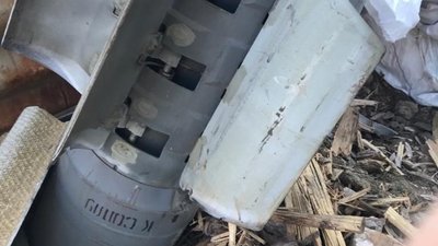У Херсоні рятувальники знешкодили кілька снарядів РСЗВ У Херсоні рятувальники знешкодили кілька снарядів РСЗВ