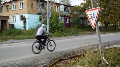 Близько половини людей вивезли до Росії — прокуратура про деокуповані Липці на Харківщині Близько половини людей вивезли до Росії — прокуратура про деокуповані Липці на Харківщині