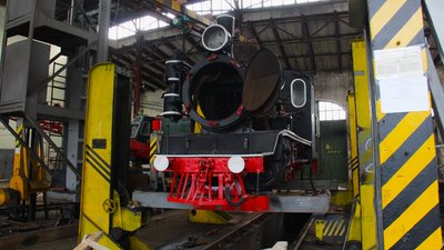 Для Гайворонської вузькоколійки на Кіровоградщині ремонтують два ретро-локомотиви – 1938 й 1972 років Для Гайворонської вузькоколійки на Кіровоградщині ремонтують два ретро-локомотиви – 1938 й 1972 років