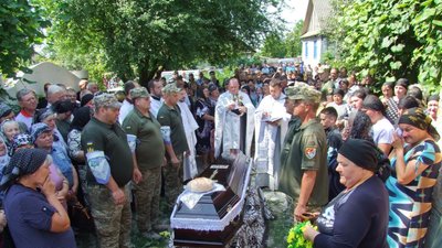 На Тернопільщині попрощалися з Олегом Ярмолюком, який загинув на Донеччині