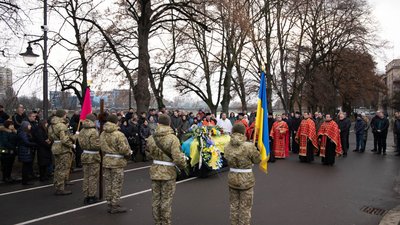 В Ужгороді прощались із полеглим героєм Олексієм Візенком