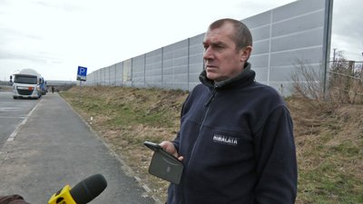 Ситуація поблизу пункту пропуску "Устилуг" на Волині: що кажуть водії про страйк з польської сторони Ситуація поблизу пункту пропуску "Устилуг" на Волині: що кажуть водії про страйк з польської сторони
