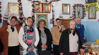 В селі Підліски у Свято-Дмитрівській капличці вперше пролунала молитва українською. В селі Підліски у Свято-Дмитрівській капличці вперше пролунала молитва українською.