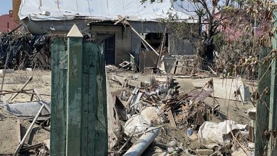 Нафтогавань та Гідропарк: як люди долають наслідки підриву Каховської ГЕС у найбільш затоплених районах Херсона Нафтогавань та Гідропарк: як люди долають наслідки підриву Каховської ГЕС у найбільш затоплених районах Херсона