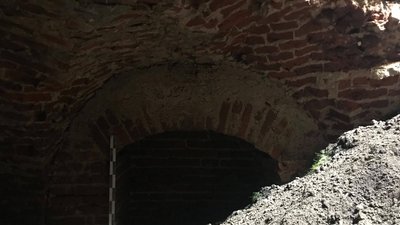 Провал біля міськради: археологи досліджують частину підземель у Володимирі-Волинському Провал біля міськради: археологи досліджують частину підземель у Володимирі-Волинському