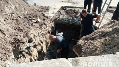 На Полтавщині чоловіка засипало землею, він загинув