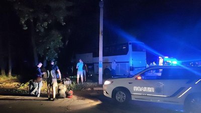 На Черкащині міжнародний пасажирський автобус втрапив в ДТП. Поліція з'ясовує обставини На Черкащині міжнародний пасажирський автобус втрапив в ДТП. Поліція з'ясовує обставини