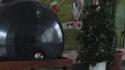 У Дніпрі з вулиць прибирають ємності з технічною водою: причина