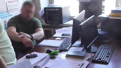 Затримали під час передачі хабаря: черкащанин намагався підкупити поліціянта