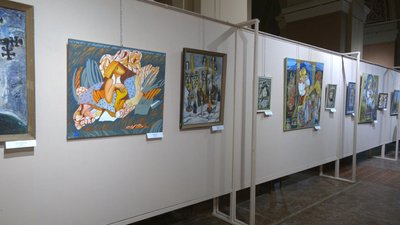 В Івано-Франківську відкрили різдвяну виставку картин художників з усієї області