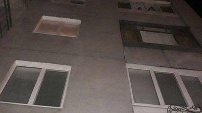 У Чернігові 19-річний хлопець стрибнув з багатоповерхівки У Чернігові 19-річний хлопець стрибнув з багатоповерхівки