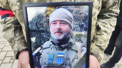 У Луцьку попрощалися з трьома загиблими на війні військовими У Луцьку попрощалися з трьома загиблими на війні військовими