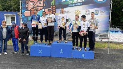 Сумчани вибороли срібло на юніорському чемпіонаті України зі стрільби з лука Сумчани вибороли срібло на юніорському чемпіонаті України зі стрільби з лука
