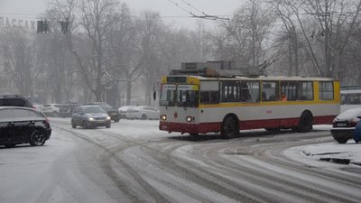 Снігопад на Одещині: яка ситуація на вулицях міста та трасах регіону Снігопад на Одещині: яка ситуація на вулицях міста та трасах регіону