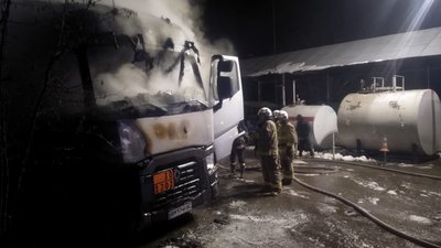 На Івано-Франківщині горів бензовоз На Івано-Франківщині горів бензовоз