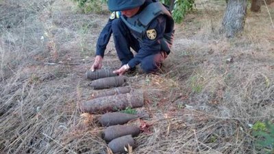 На Херсонщині піротехніки знищили 8 боєприпасів часів Другої світової війни