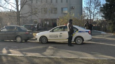 До архіву приїхала патрульна поліція До архіву приїхала патрульна поліція