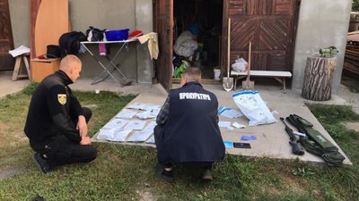 На Рівненщині правоохоронці викрили ймовірних наркоторговців