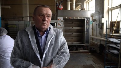 "Страшно і зараз": як з перших днів великої війни на Сумщині працює підприємство, що забезпечує хлібом прикордоння "Страшно і зараз": як з перших днів великої війни на Сумщині працює підприємство, що забезпечує хлібом прикордоння
