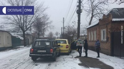 "Мокра дорога" - у Сумах зранку сталося 6 автомобільних аварій "Мокра дорога" - у Сумах зранку сталося 6 автомобільних аварій