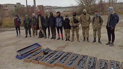 У Тернополі проводять військово-патріотичний вишкіл У Тернополі проводять військово-патріотичний вишкіл