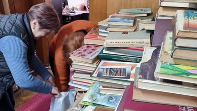 Збір російськомовної літератури на макулатуру у Волинській бібліотеці для юнацтва
