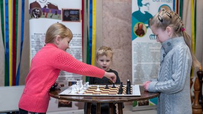 У Житомирі вперше у форматі онлайн пройшов шаховий турнір "Чемпіонат міста Житомира-2020" У Житомирі вперше у форматі онлайн пройшов шаховий турнір "Чемпіонат міста Житомира-2020"