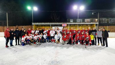 У Шостці визначився чемпіон області з хокею